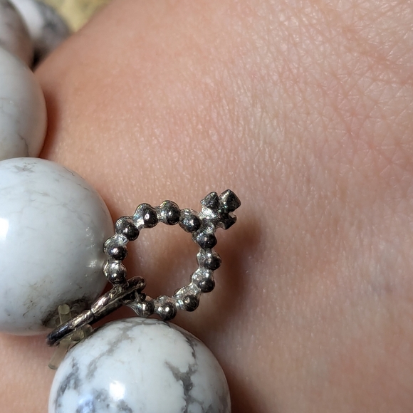 Catholic Howlite Bracelet - Picture 3 of 6